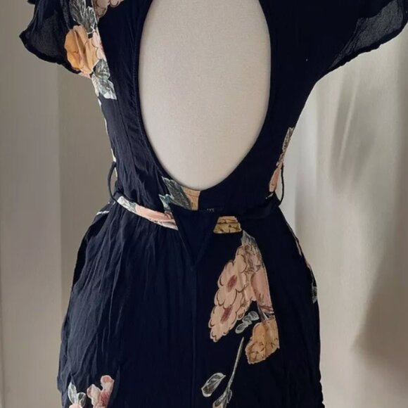 Urban Outfitters Black Floral Romper Playsuit Indie Fairycore Coquette, Size M - Picture 4 of 6